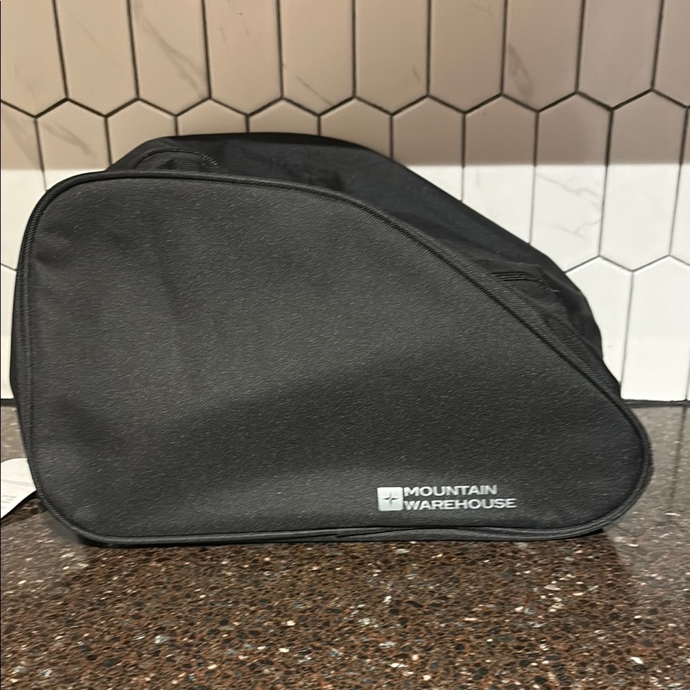 Mountain Warehouse plain boot bag